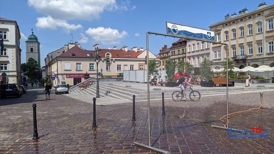 Upały w Rzeszowie. Na rynku stanęła kurtyna wodna