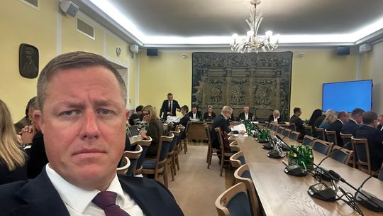 Ustawa okołobudżetowa na Komisji Finansów. Połuboczek: "To przykład kreatywnej księgowości"