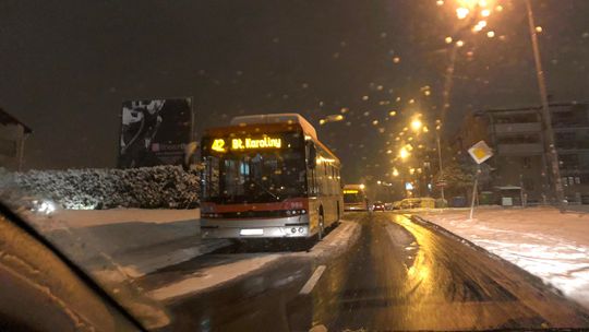 We wtorek po południu autobusy MPK Rzeszów stanęły. Powodem lód i śnieg