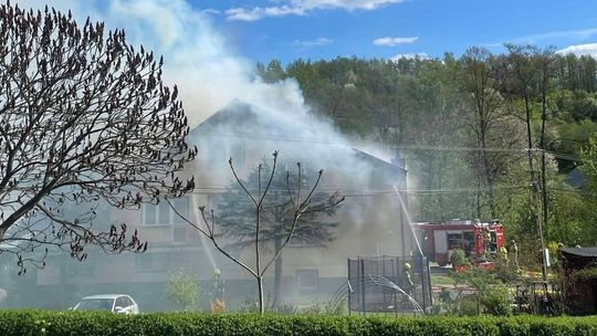 Wielkanocny dramat. W Strzegocicach wybuchł pożar poddasza