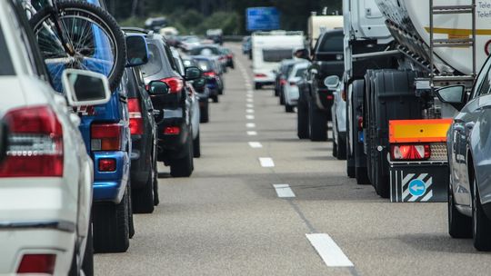 Wielki korek na Pobitnie i Załężu. Drogowcy malują pasy