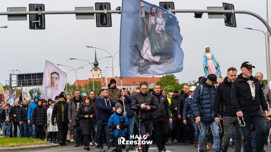 Wojownicy Maryi maszerują przez Rzeszów! [FOTO]