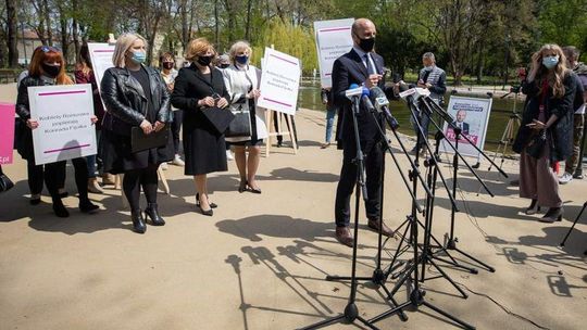 Wybory w Rzeszowie. Kobiety poparły Konrada Fijołka