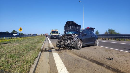 Wypadek na A4 pod Rzeszowem. Ranne 2-letnie dziecko [ZDJĘCIA]