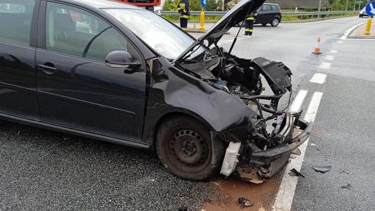 Wypadek na DK9 w Widełce. Zderzenie dwóch samochodów