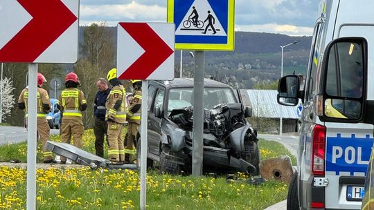 Wypadek na Podkarpackiej. Ranny 64-letni mężczyzna