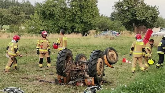 Wypadek w Lubeni. Mężczyznę przygniótł traktor [FOTO]