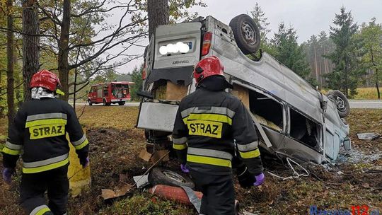 Zaklików. Dachowanie busa