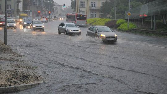 Zalane ulice w Rzeszowie. Korki w centrum