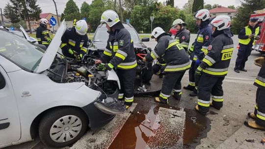 Zderzenie 3 samochodów na DK19 Wyżne, zablokowana droga!