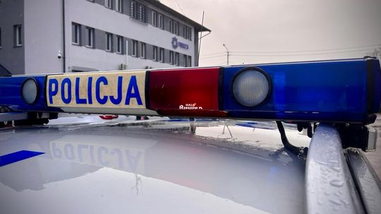 Zderzenie autobusu MPK z osobówką w Rzeszowie. Kierowca trafił do szpitala