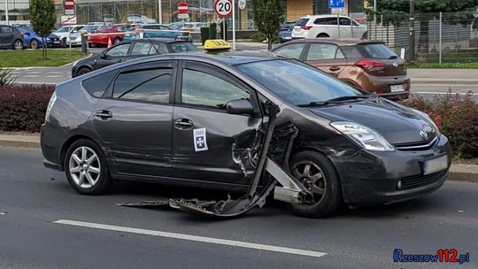 Zderzenie citroena z toyotą na al. Kopisto [Foto, Wideo]