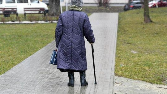 ZUS: pierwsze czternastki na konta emerytów i rencistów trafią w październiku