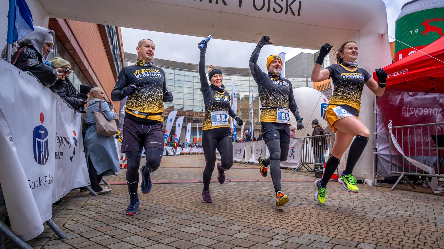 18. PKO Półmaraton Rzeszowski. Zimowa aura nie powstrzymała biegaczy [Zdjecia]