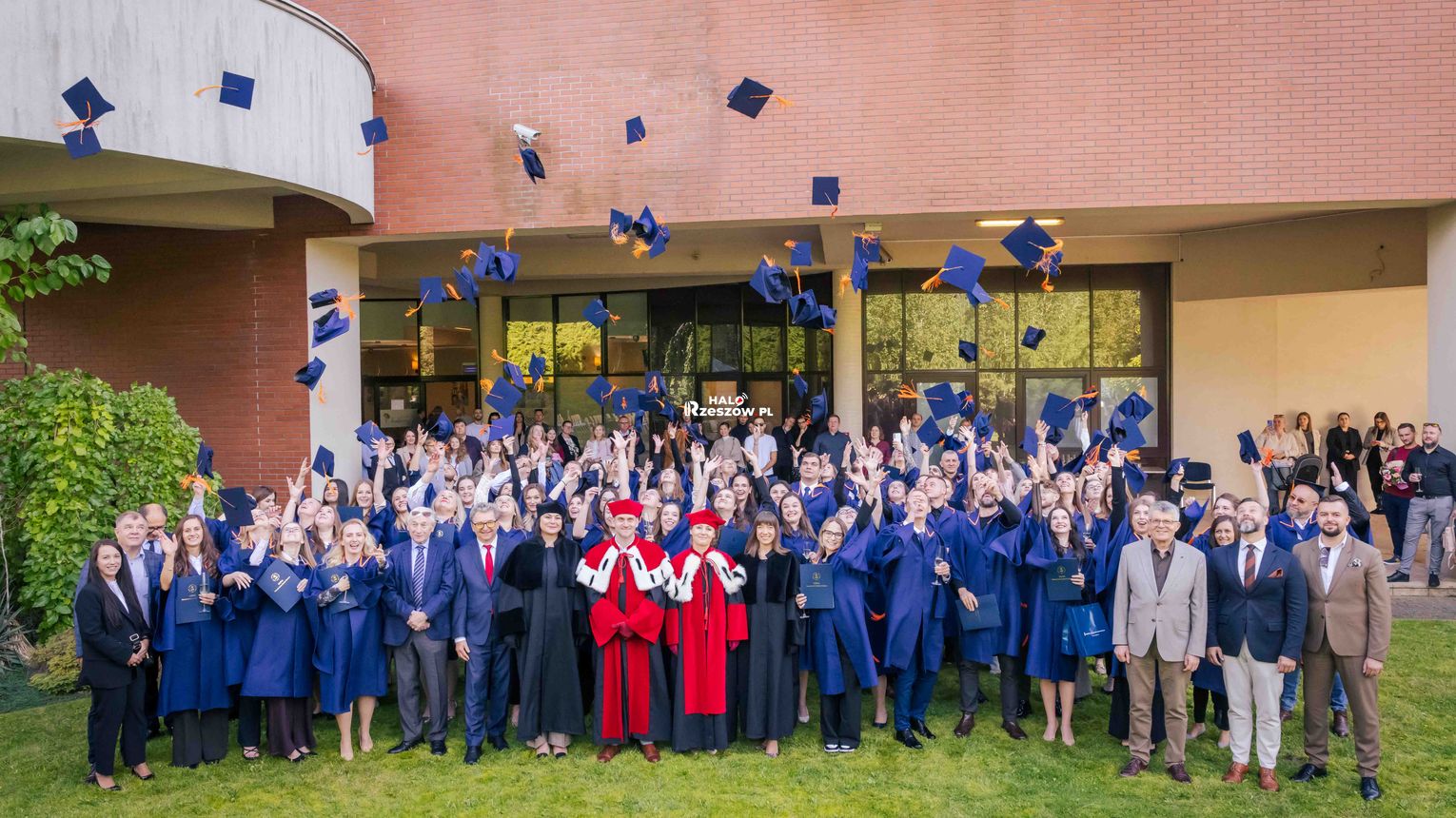 Absolwenci WSPiA odebrali dyplomy. Wyjątkowa Graduacja Rocznika 2026