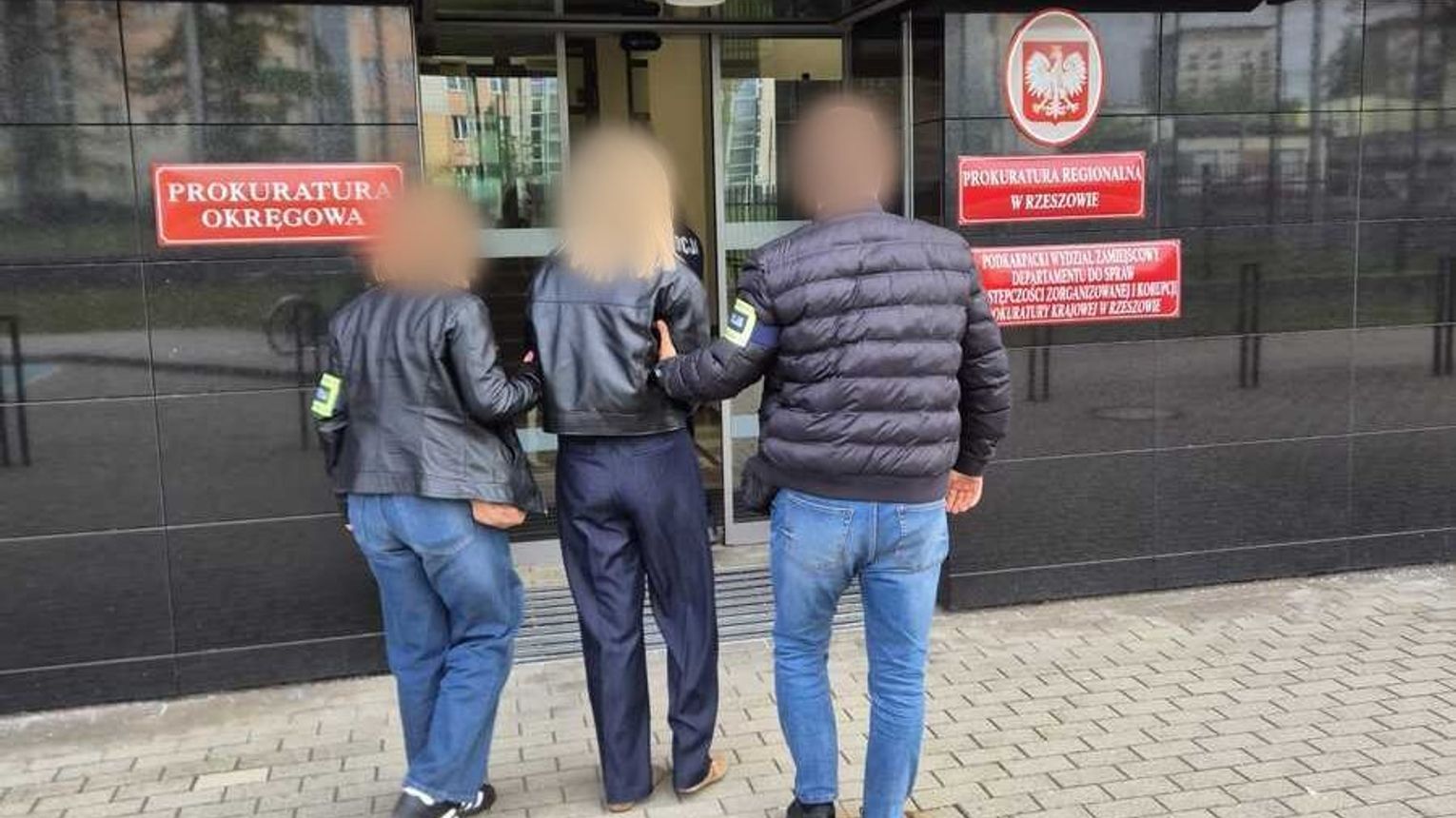 Kasjerka z rzeszowskiego banku wyprowadziła ponad milion z kont klientów. 127 przelewów i szokujące ustalenia!