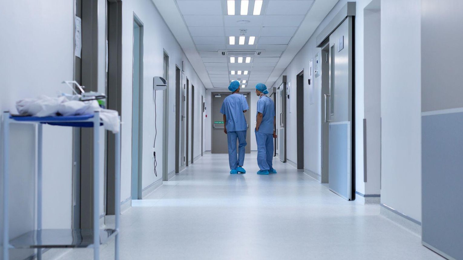 Bieszczadzka służba zdrowia pod ścianą. Czy „lobby doradców restrukturyzacyjnych” dobije szpital w Lesku?