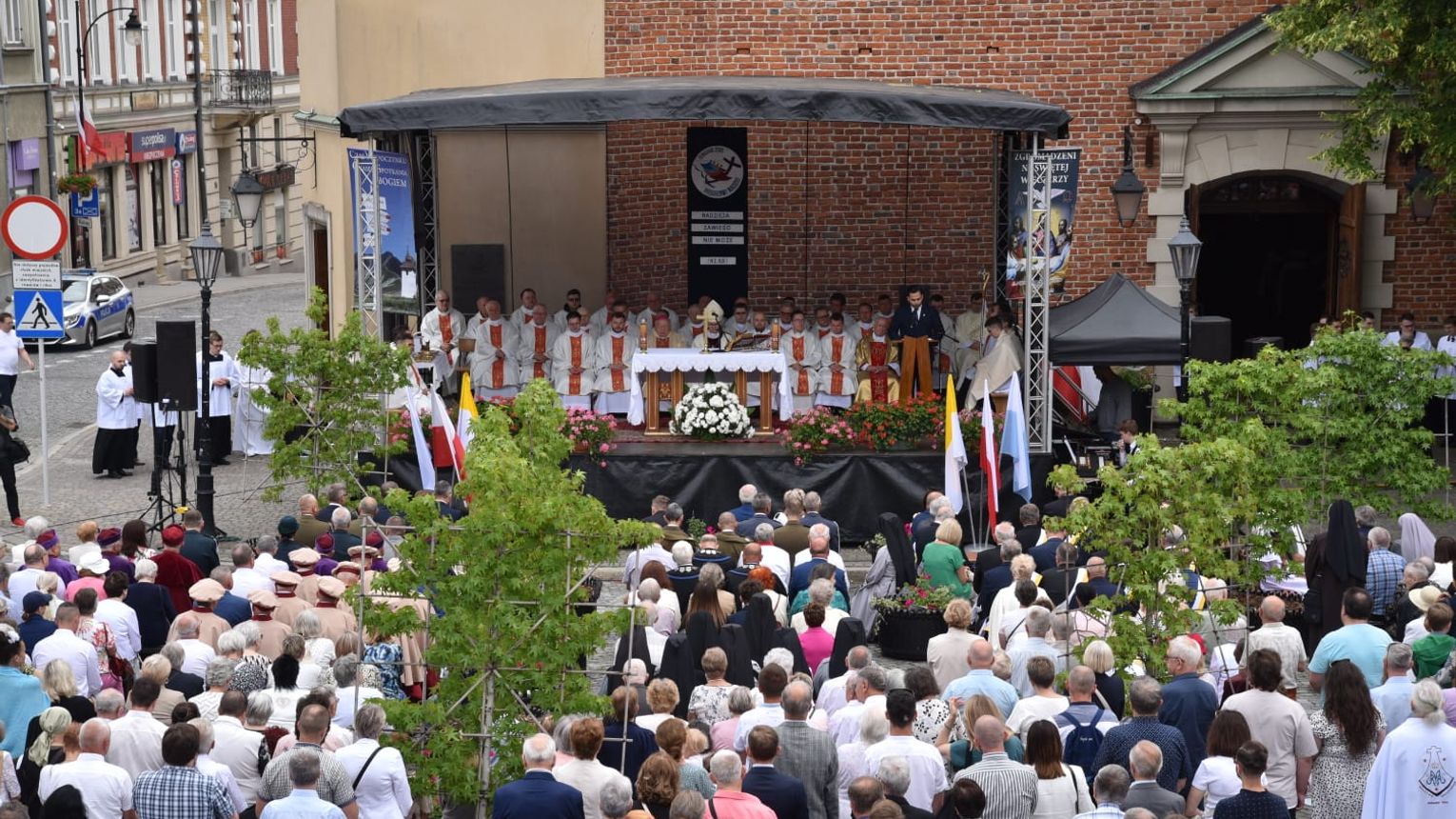 Boże Ciało w Rzeszowie. Bp Wątroba: Miłość owocem Eucharystii