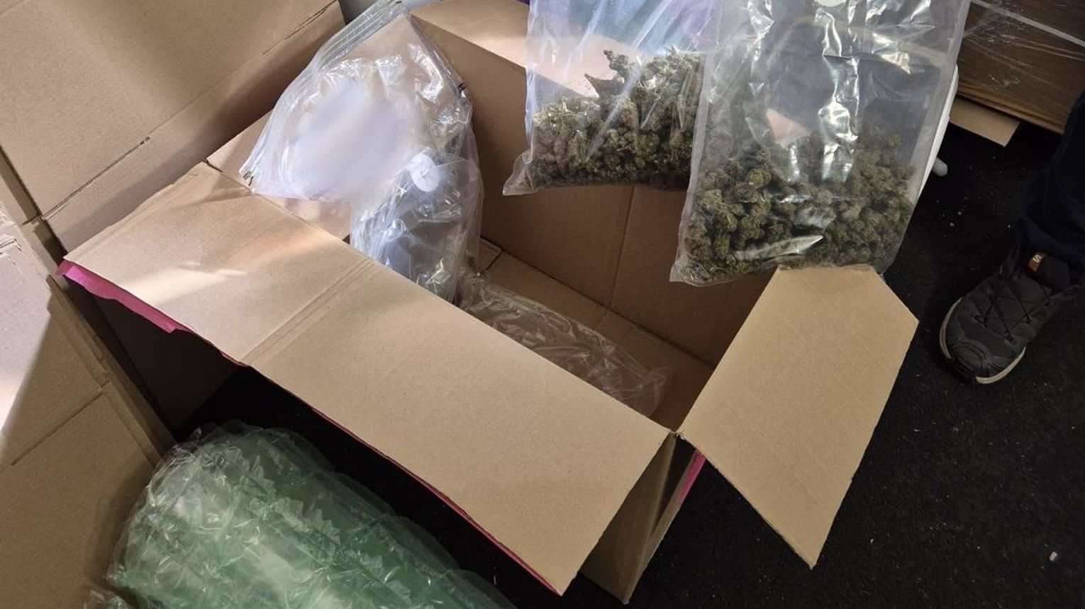 Czeskie narkotyki miały zalać Polskę. Policja przejmuje ponad 20 kg, czterech mężczyzn zatrzymanych