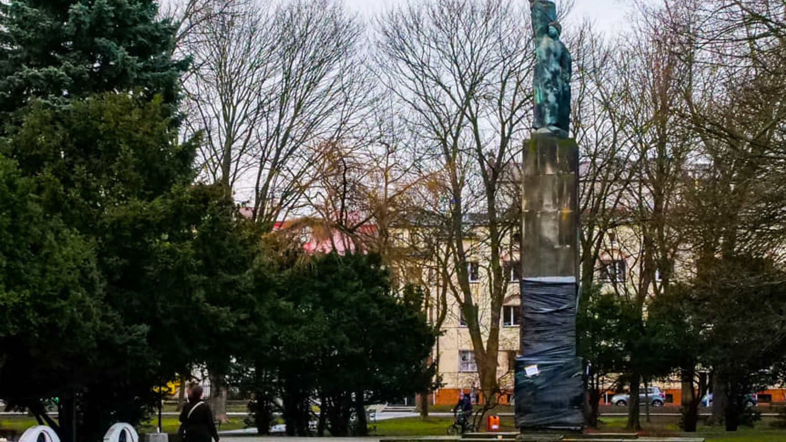 Czy sto tysięcy wystarczy, by zakończyć burzliwą historię pomnika z Placu Ofiar Getta?