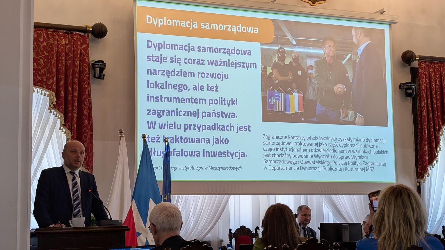Dyplomacja czy turystyka? Prezydent Rzeszowa tłumaczy się z 64 zagranicznych wyjazdów