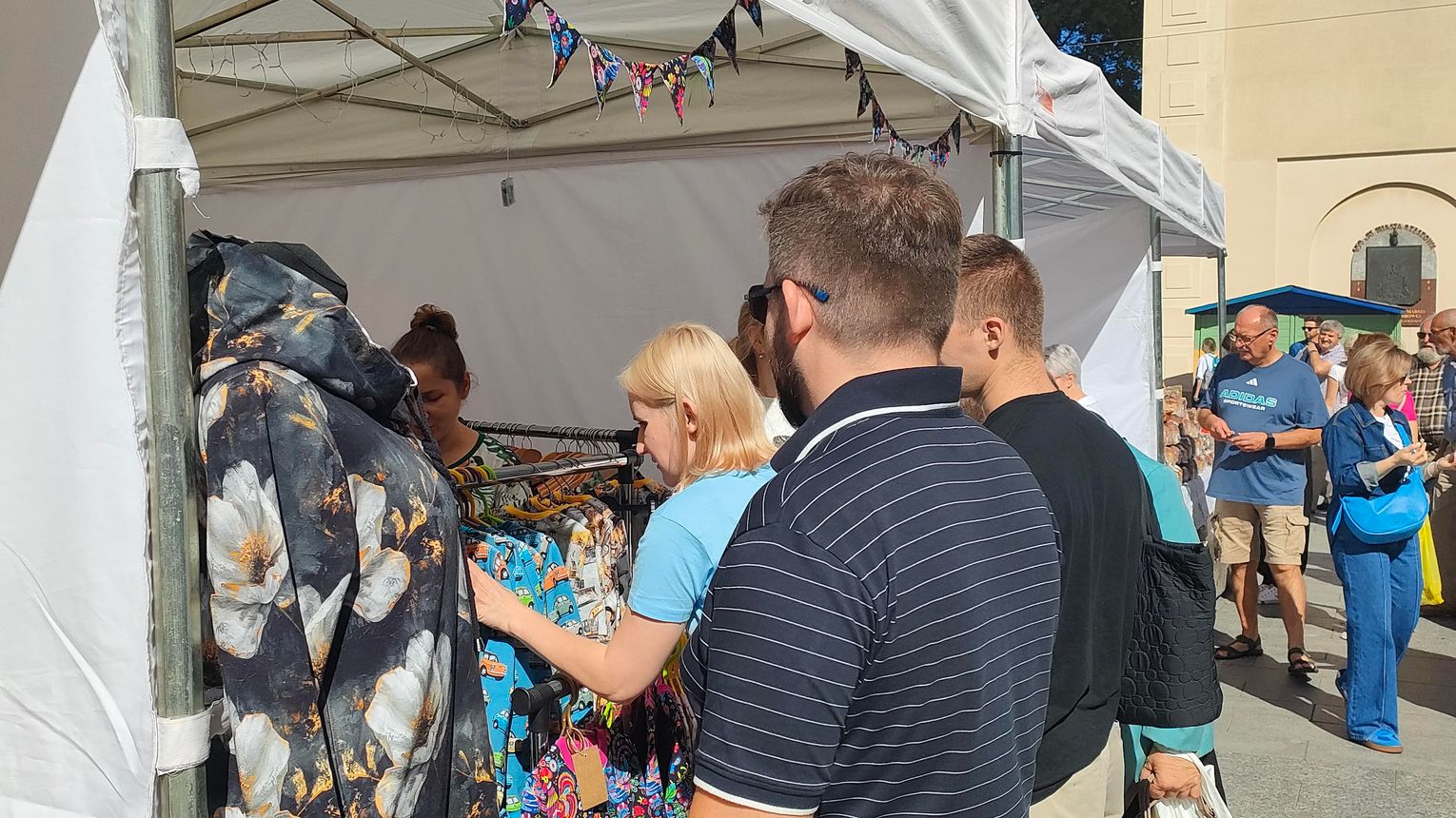 Festiwal Karpaty na Widelcu rozpoczęty. Swoje produkty prezentują m.in. winiarze