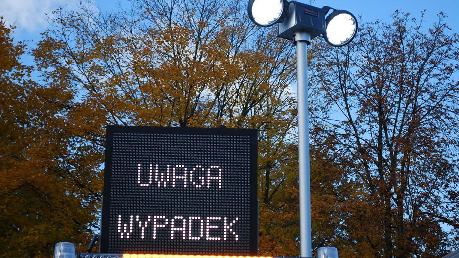 Groźna kolizja na S19 w Miejscu Piastowym! Przewrócony TIR zablokował pas w kierunku Barwinka