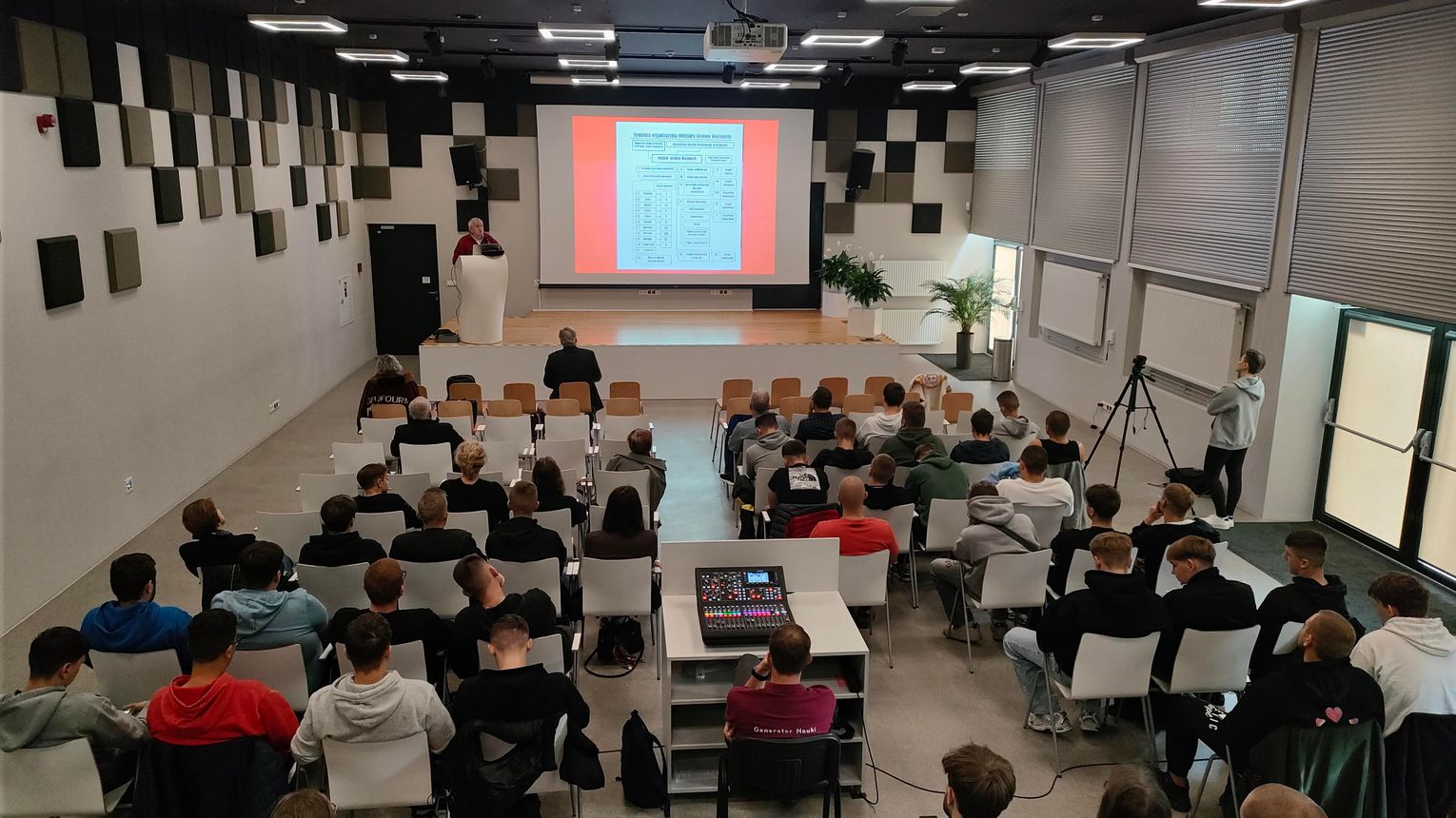 „Historia zaklęta w kamieniu.” Wykład i wspólne porządkowanie cmentarza żydowskiego w Jaśle