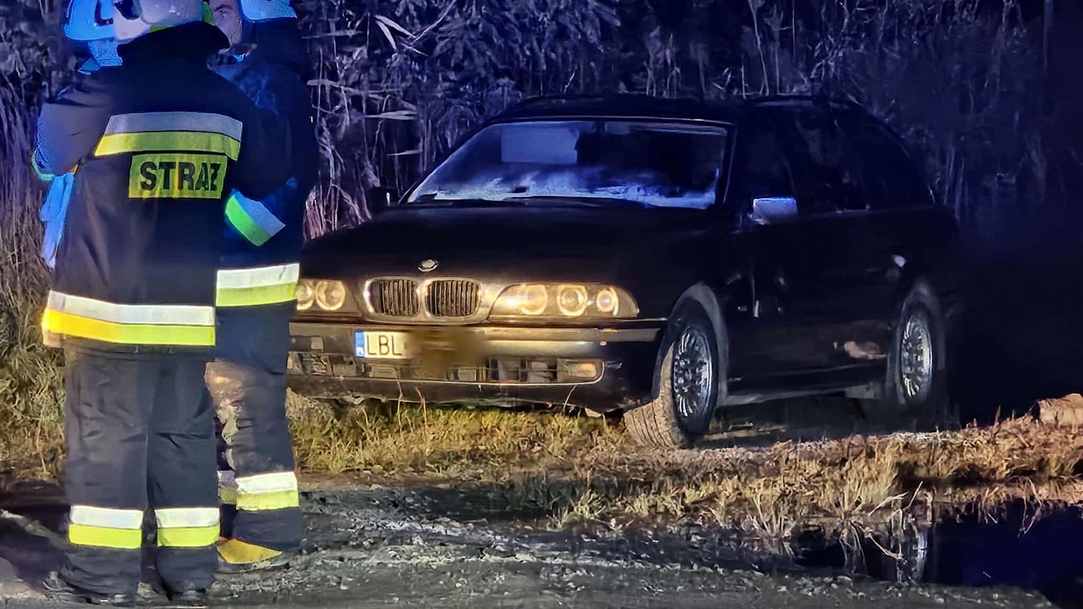 Nieprzytomny mężczyzna w samochodzie. Stwierdzono zgon