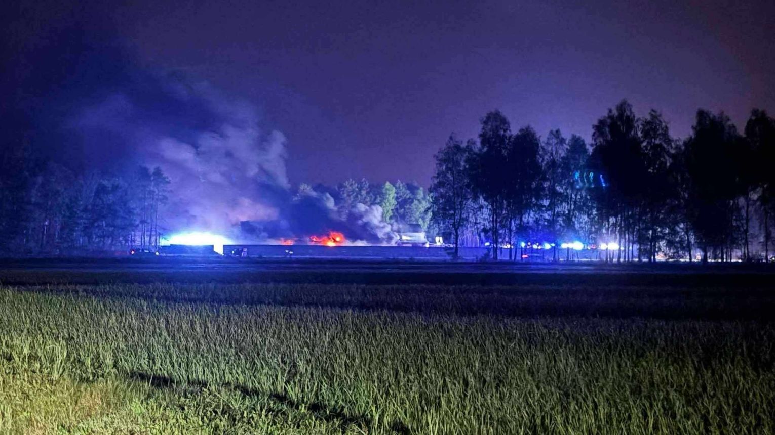 Nocny pożar lakierni w Trzęsówce