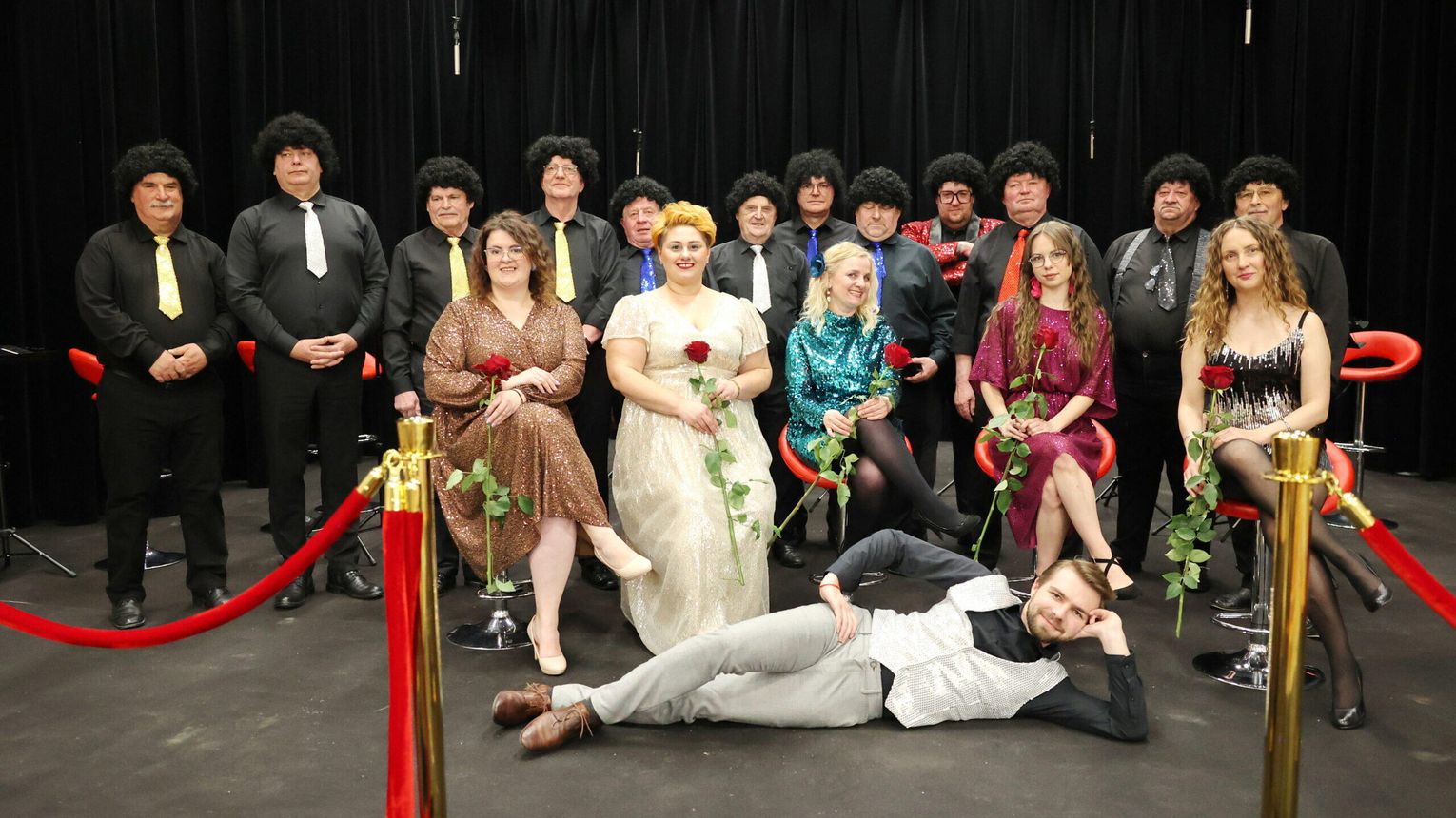 Od lat dwudziestych do disco: Dzień Kobiet w Świlczy bawi i jednoczy