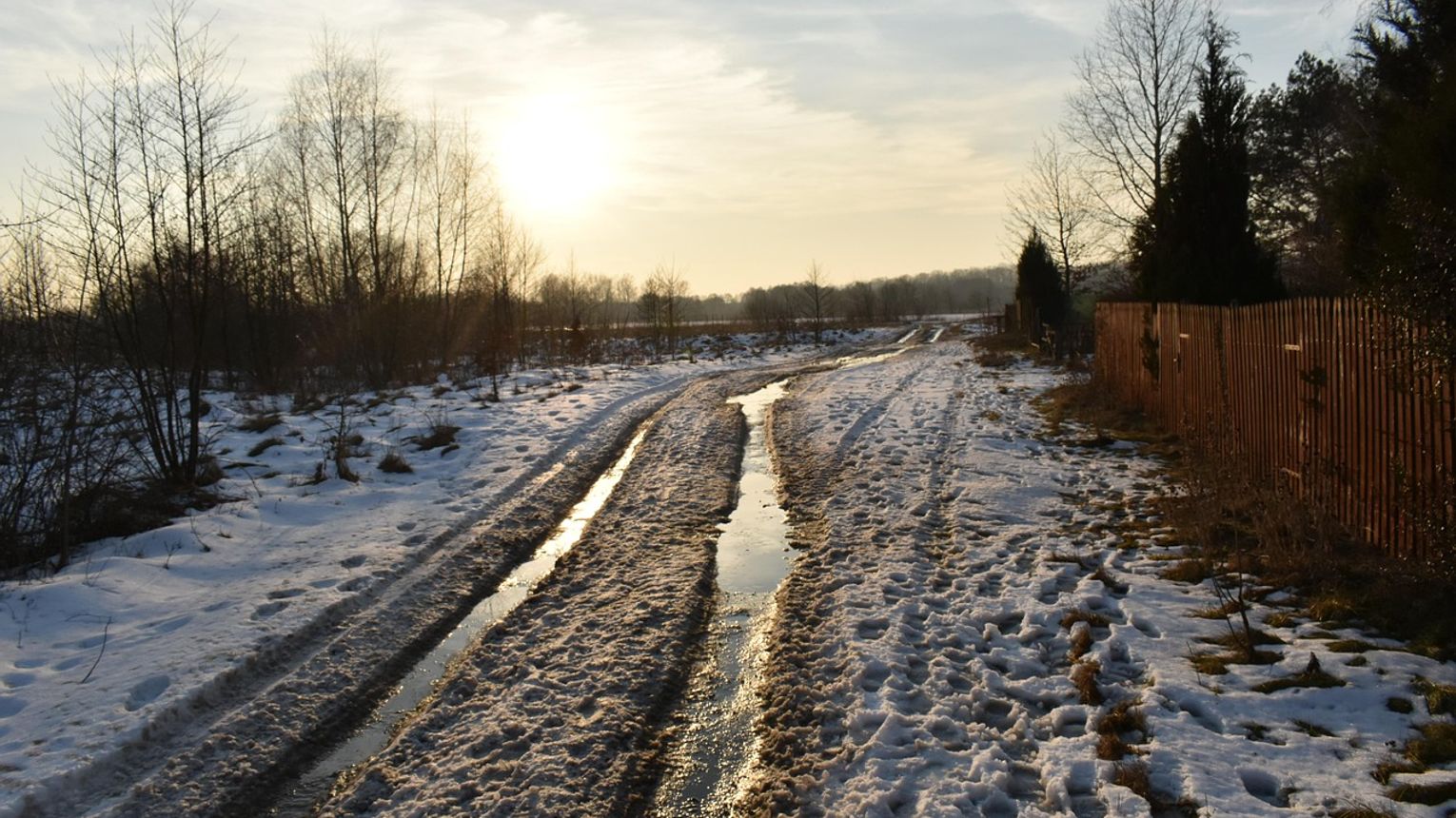 Odwilż podnosi poziom rzek. Trzy ostrzeżenia hydrologiczne w regionie