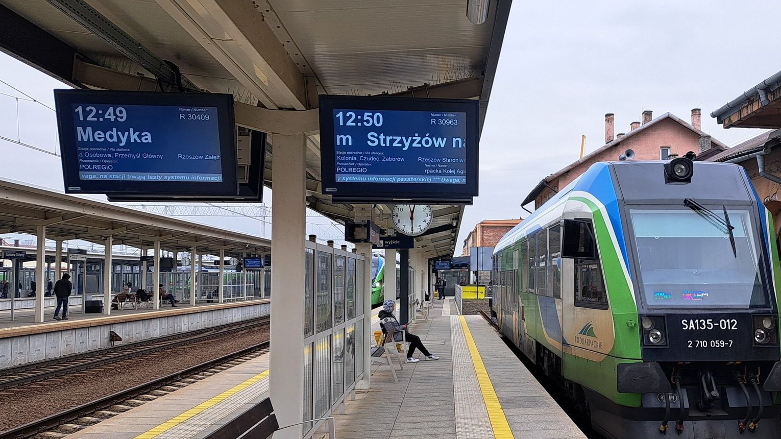 Podkarpackie: ponad 4,4 mln osób skorzystało w 2024 r. z pociągów w regionie