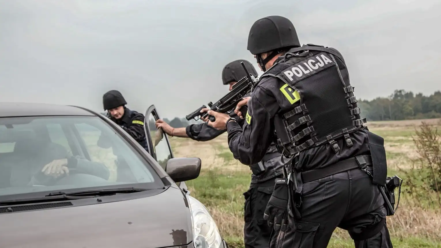 Policja ścigała bandytów, a ostrzelała niewinnych pracowników z Dębicy