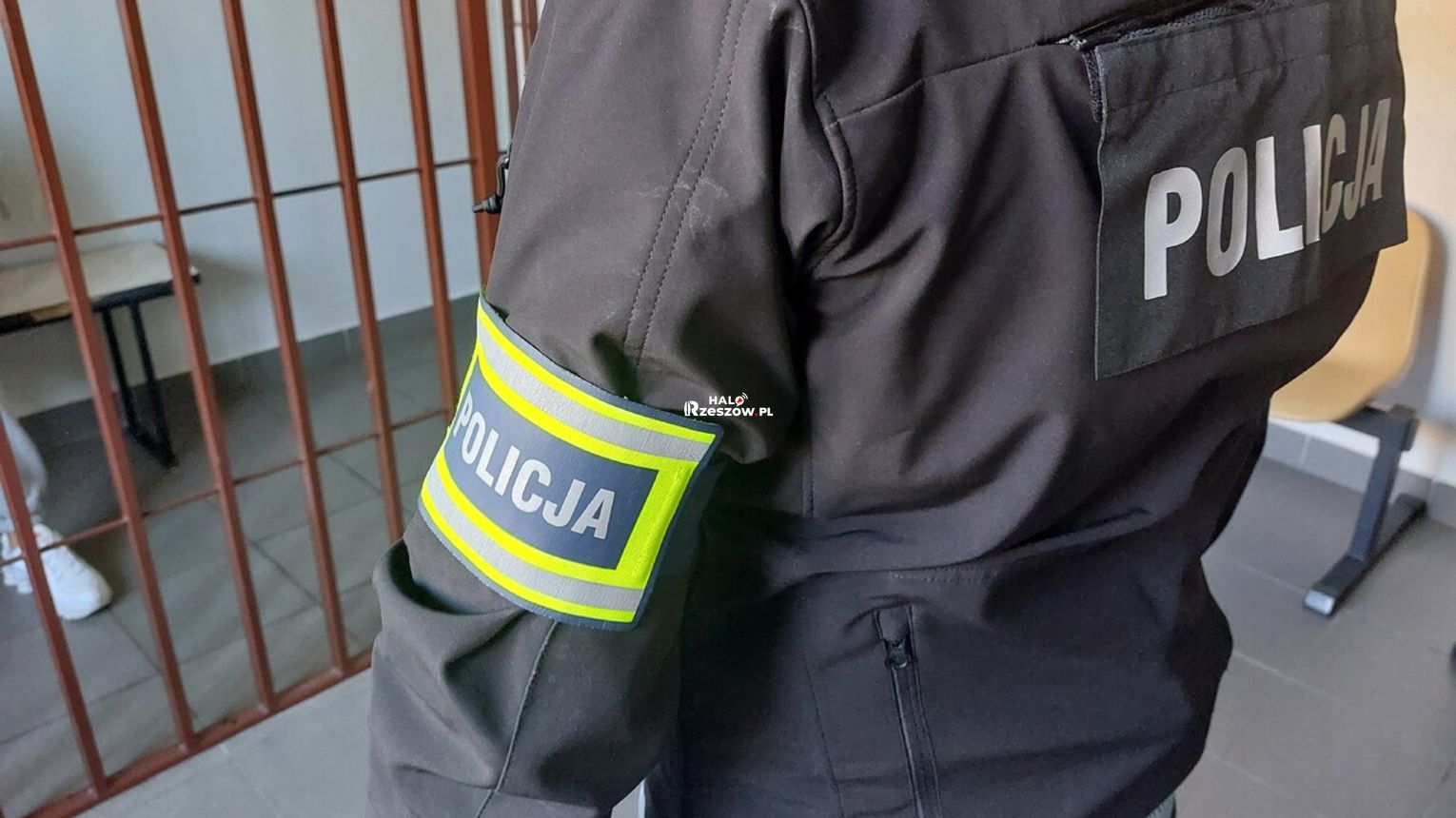 Policjanci szukali zaginionego 13-latka. W mieszkaniu zastali też poszukiwanego 21-latka
