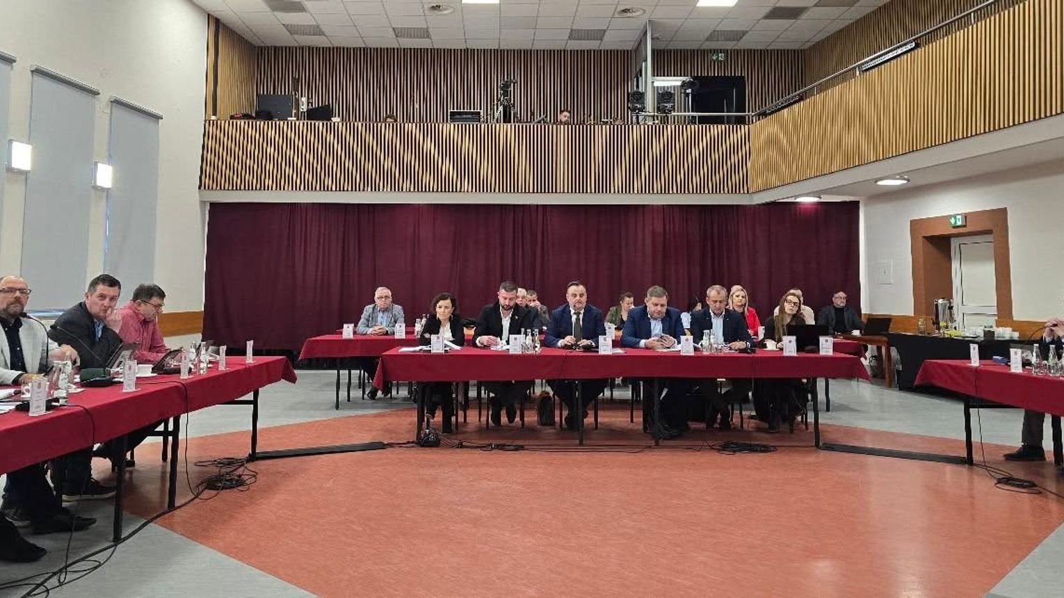 Ponad 14 mln na pomoc społeczną w 2025 r. Oto podsumowanie minionej sesji Rady Gminy Świlcza