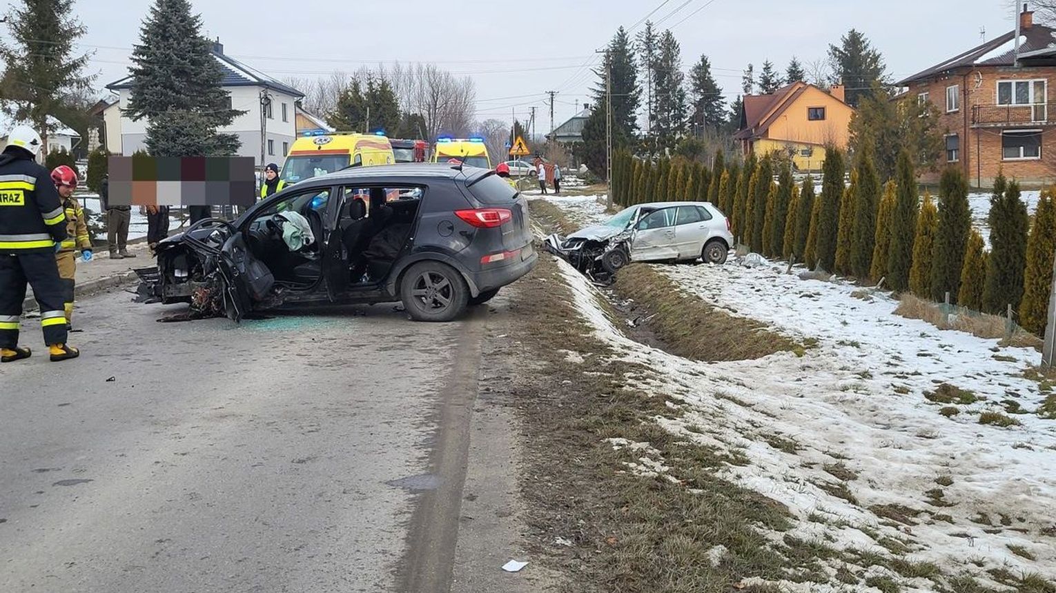 Poranny dramat na drodze. Trzy osoby ranne, na miejscu lądował śmigłowiec LPR