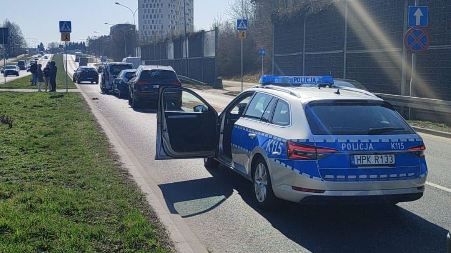 Poranny karambol na Krakowskiej w Rzeszowie. Zderzyły się 4 auta, ranna kobieta