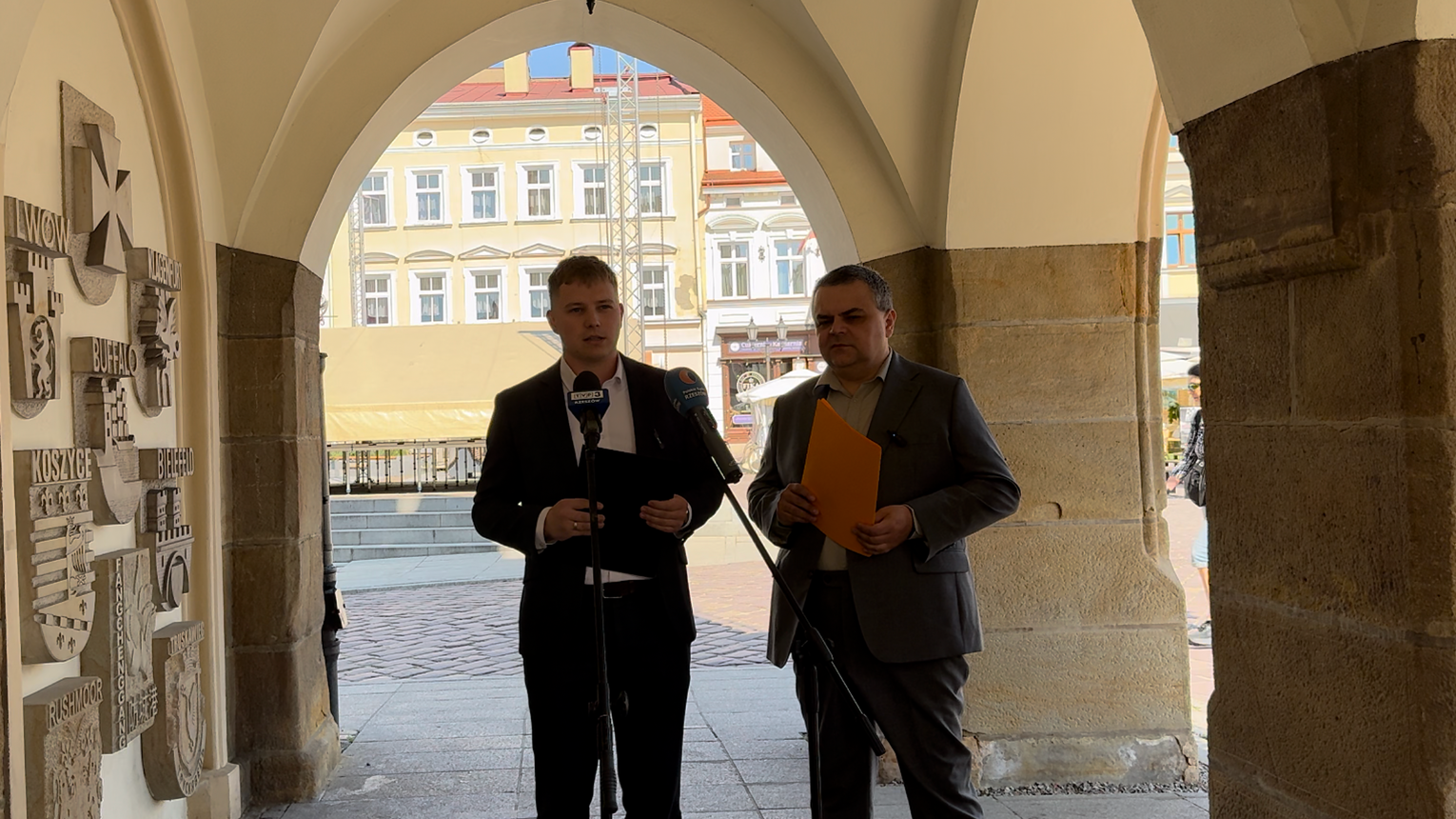 Poseł Połuboczek z Konfederacji kwestionuje legalność stref ograniczonego ruchu w Rzeszowie