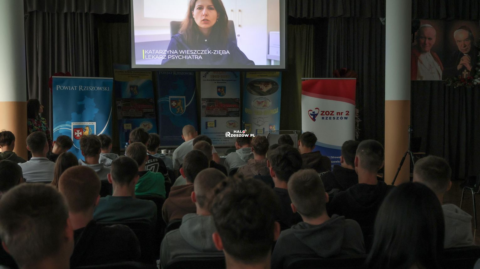 Psychologowie ruszyli do szkół. W powiecie rzeszowskim uczą, jak rozpoznać kryzys