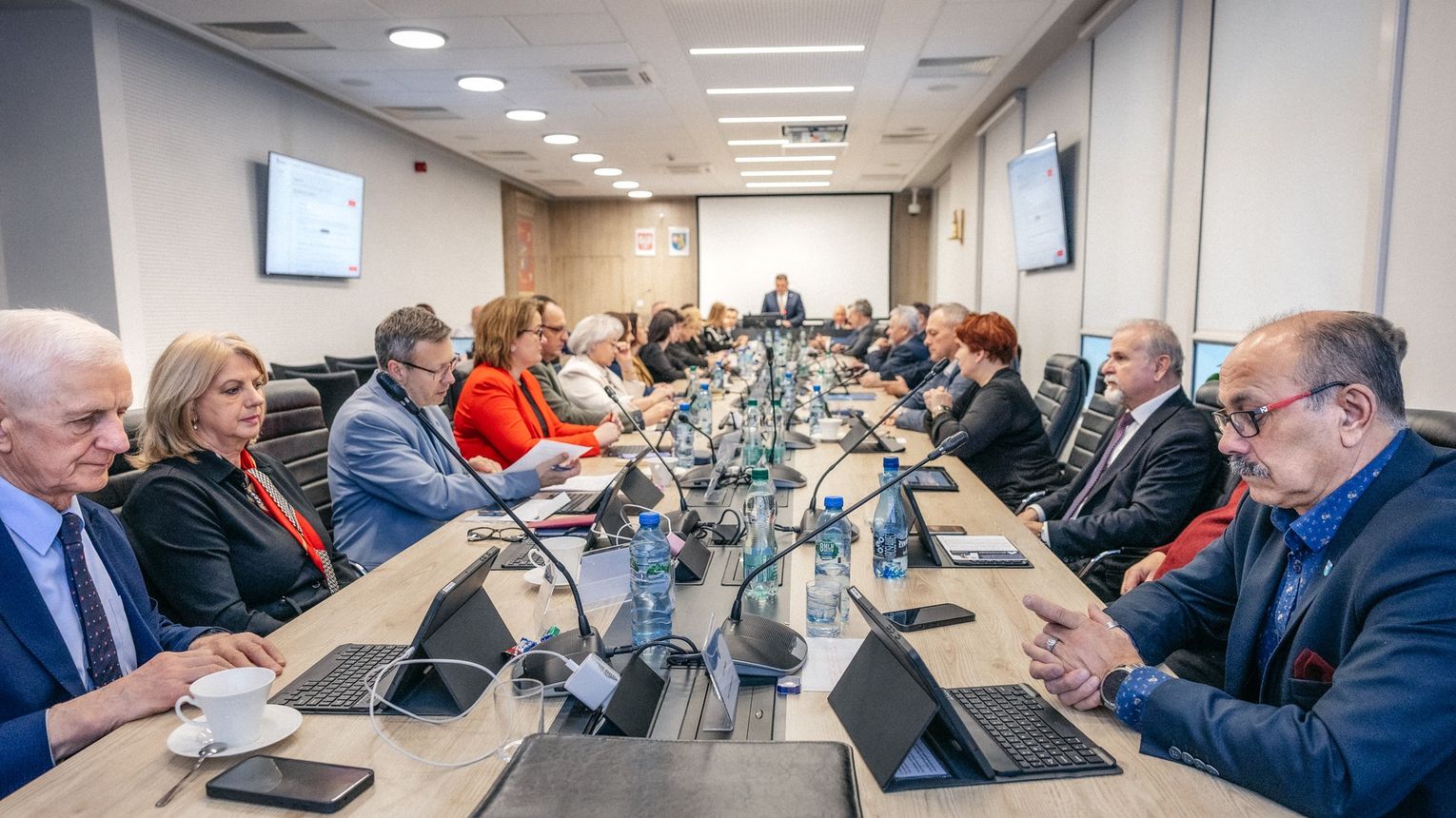 Rada Powiatu Rzeszowskiego przyjęła program wsparcia osób z niepełnosprawnościami