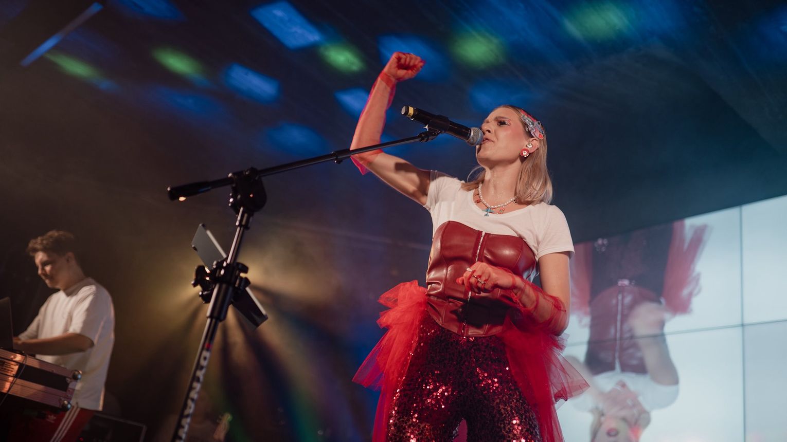 Rzeszowski pomnik stał się gwiazdą sztuki, muzyki i rozmów o pamięci