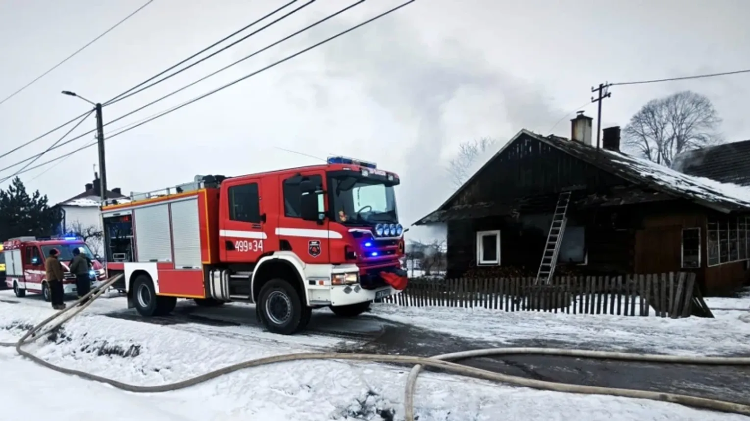 Śmiertelny pożar domu jednorodzinnego w Markowej. Nie żyje 70-letnia kobieta