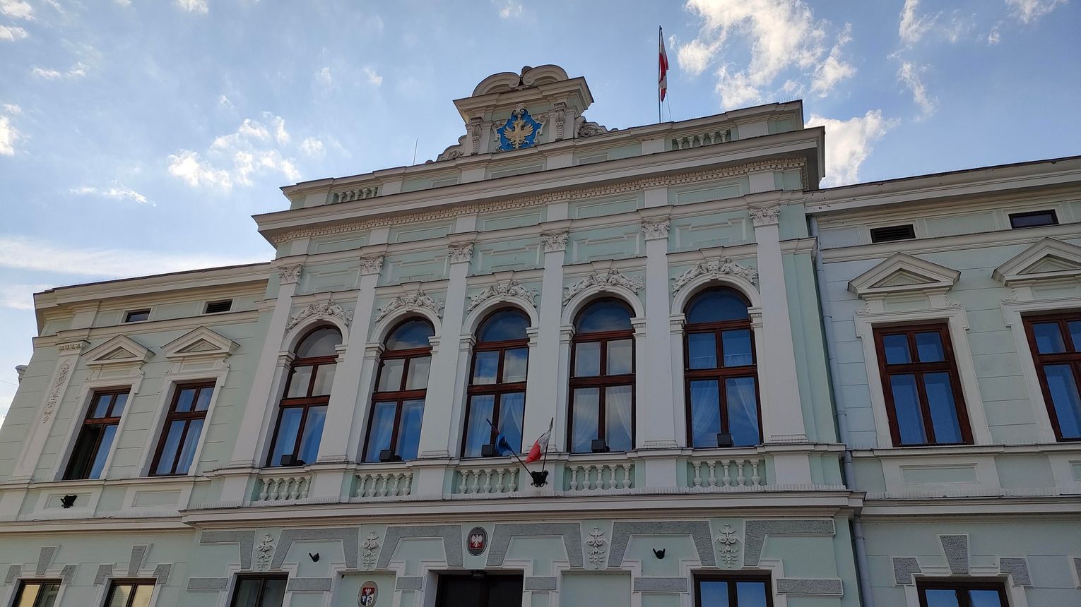 Spór w Sanoku eskaluje. Radny zawiadamia prokuraturę, a burmistrz odpowiada