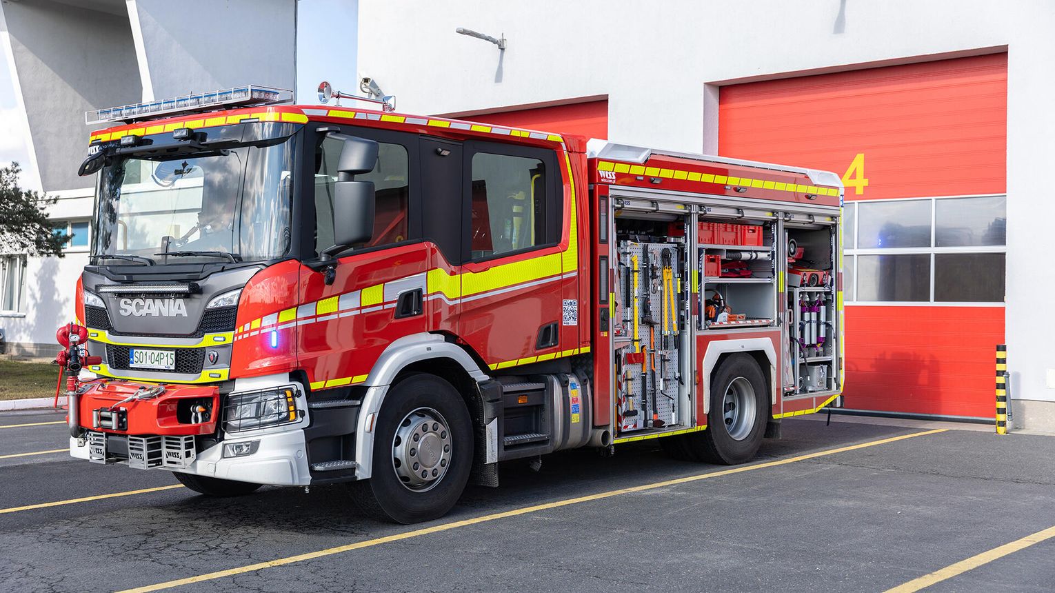 Strażacy na lotnisku w Jasionce mają do dyspozycji nowy wóz