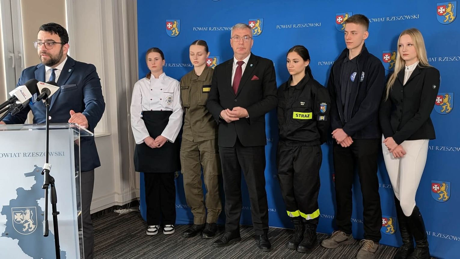 „To inwestycja w młodych ludzi”. 50 mln zł, nowe kierunki i elitarne programy w szkołach powiatu