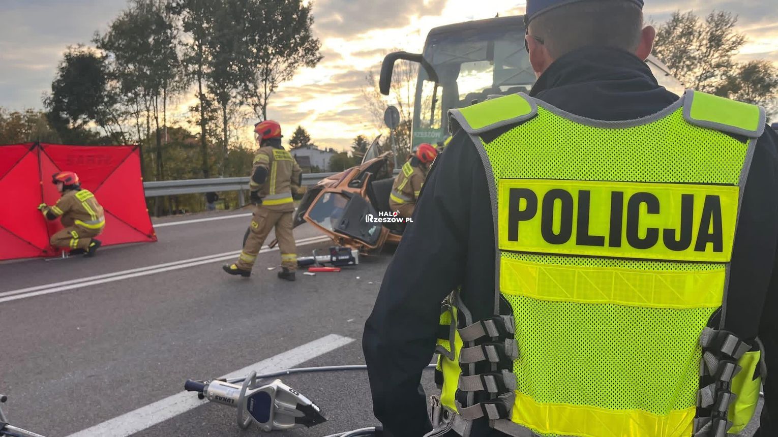 Tragiczny wypadek na DK9 w Kupnie. Nie żyją dwie kobiety, droga całkowicie zablokowana