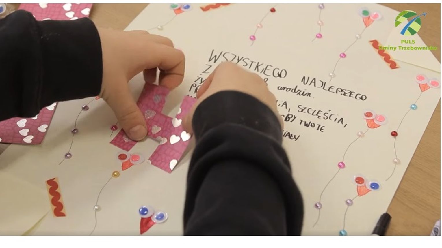 Tysiące kartek dla chorej Amelki. Gmina Trzebownisko wspiera dziewczynkę z Anglii [REPORTAŻ]