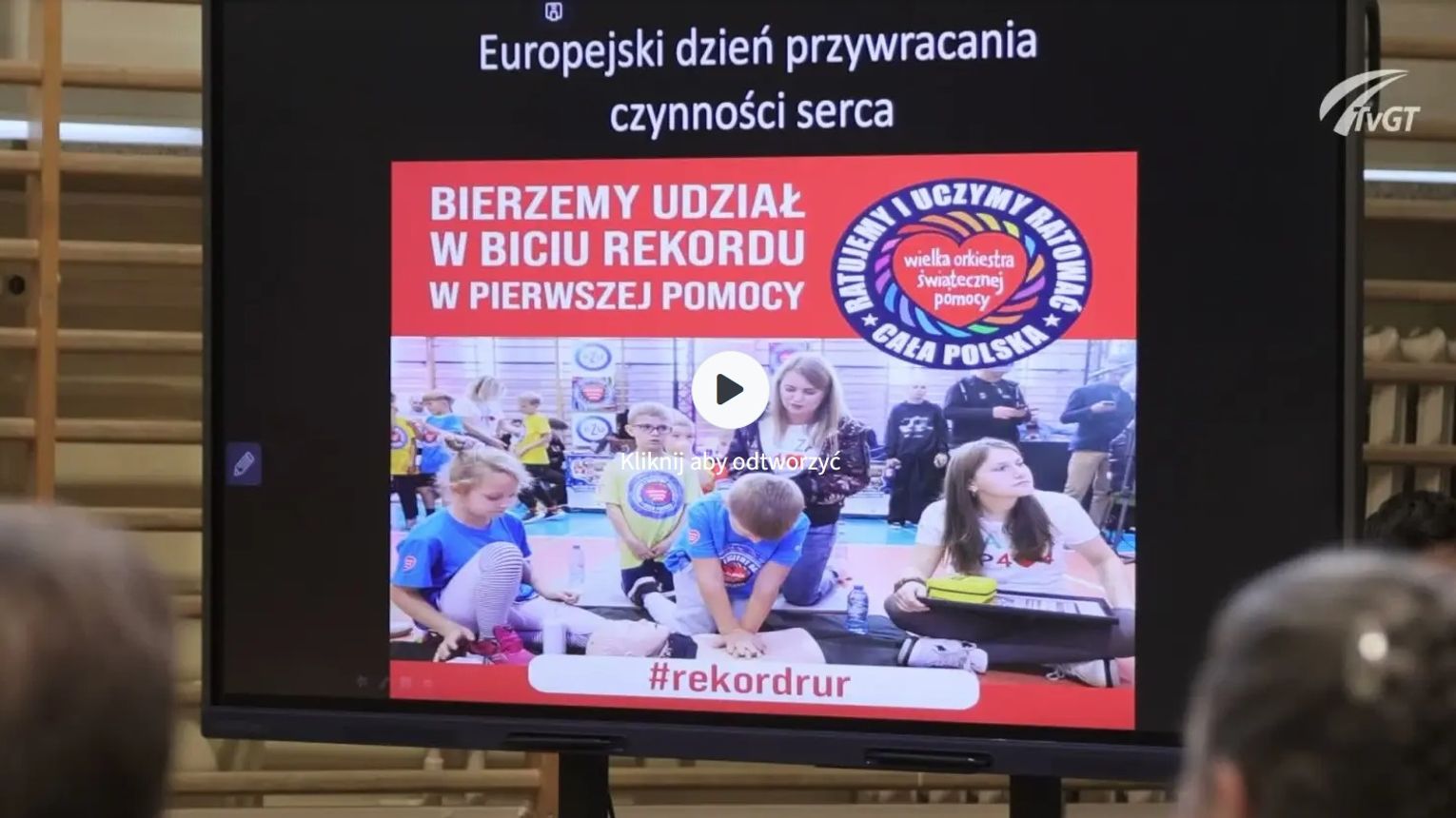 Uczyli się ratować życie. W Stobiernej pierwsza pomoc połączyła młodszych i starszych [WIDEO]