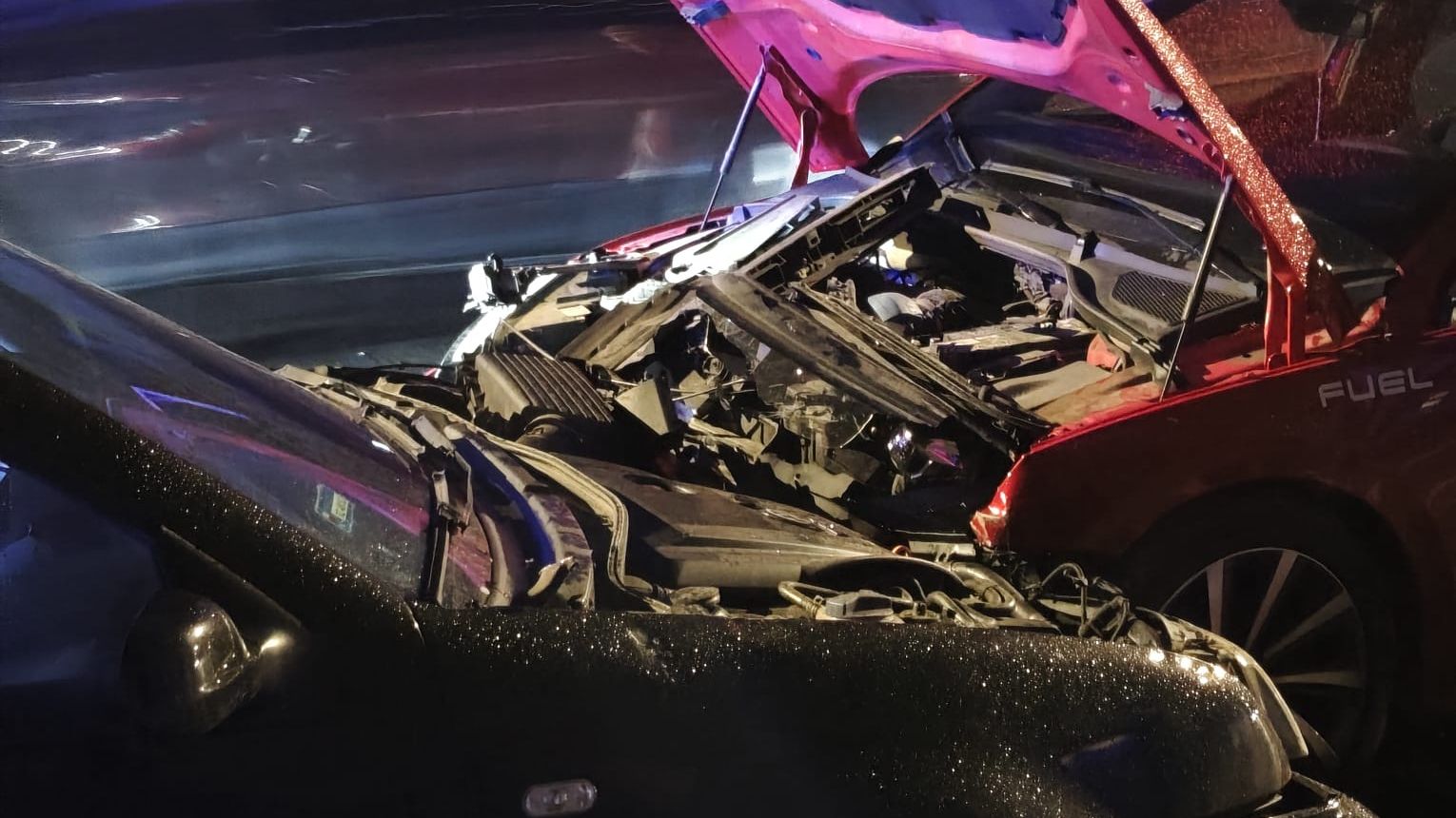 Zderzenie dwóch aut na Strażackiej w Rzeszowie. Droga całkowicie zablokowana [ZDJĘCIA, VIDEO]